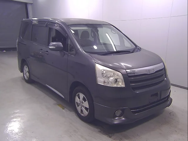 Toyota Noah Лот № 19037 2008