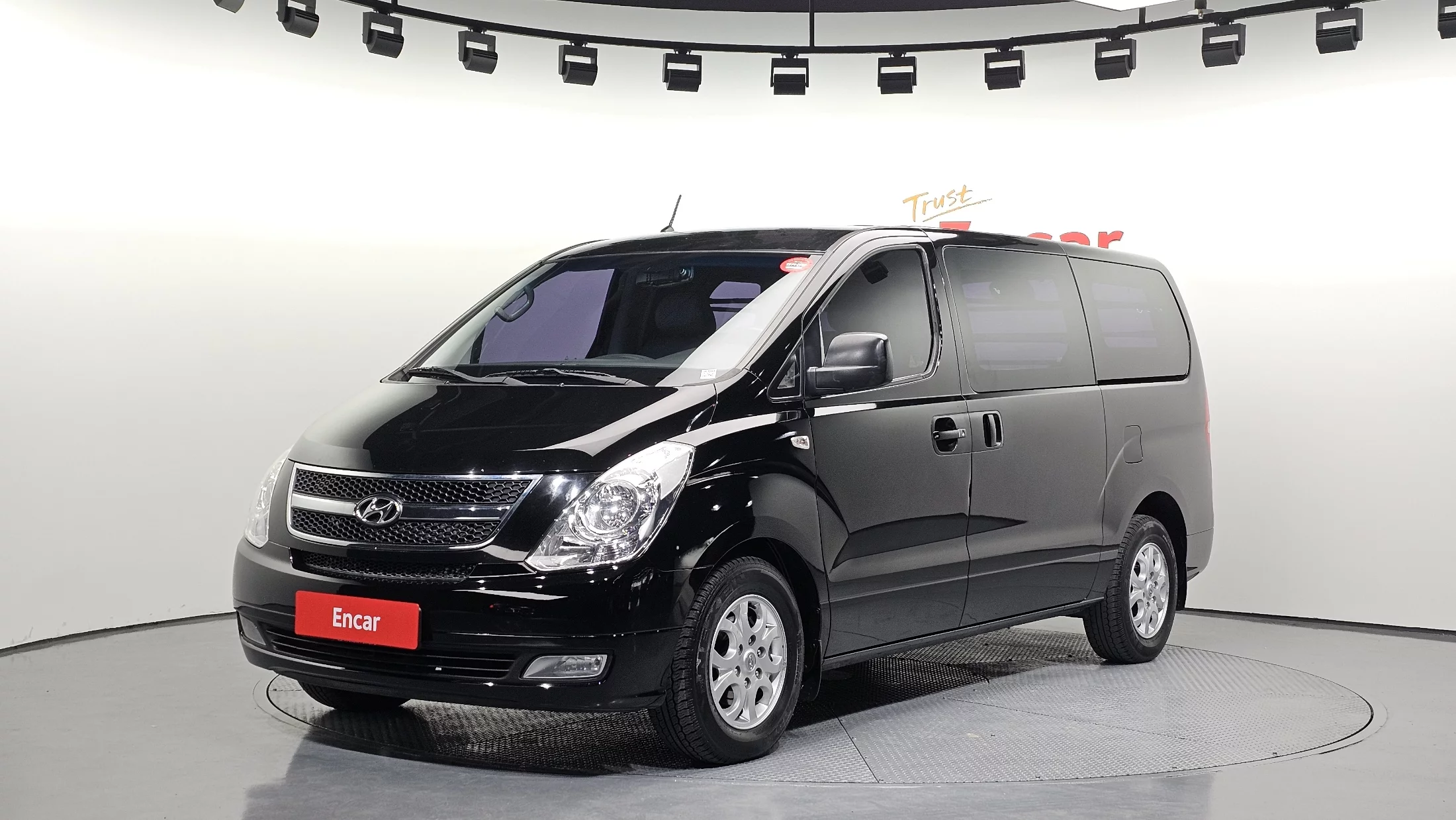 Hyundai Starex 3-Seater Lpi Van Cvx Luxury
