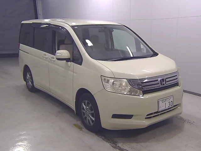 Honda Step Wagon Лот № 10399 2011