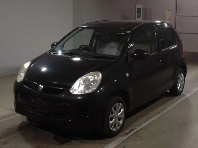 Toyota Harrier III (XU60)