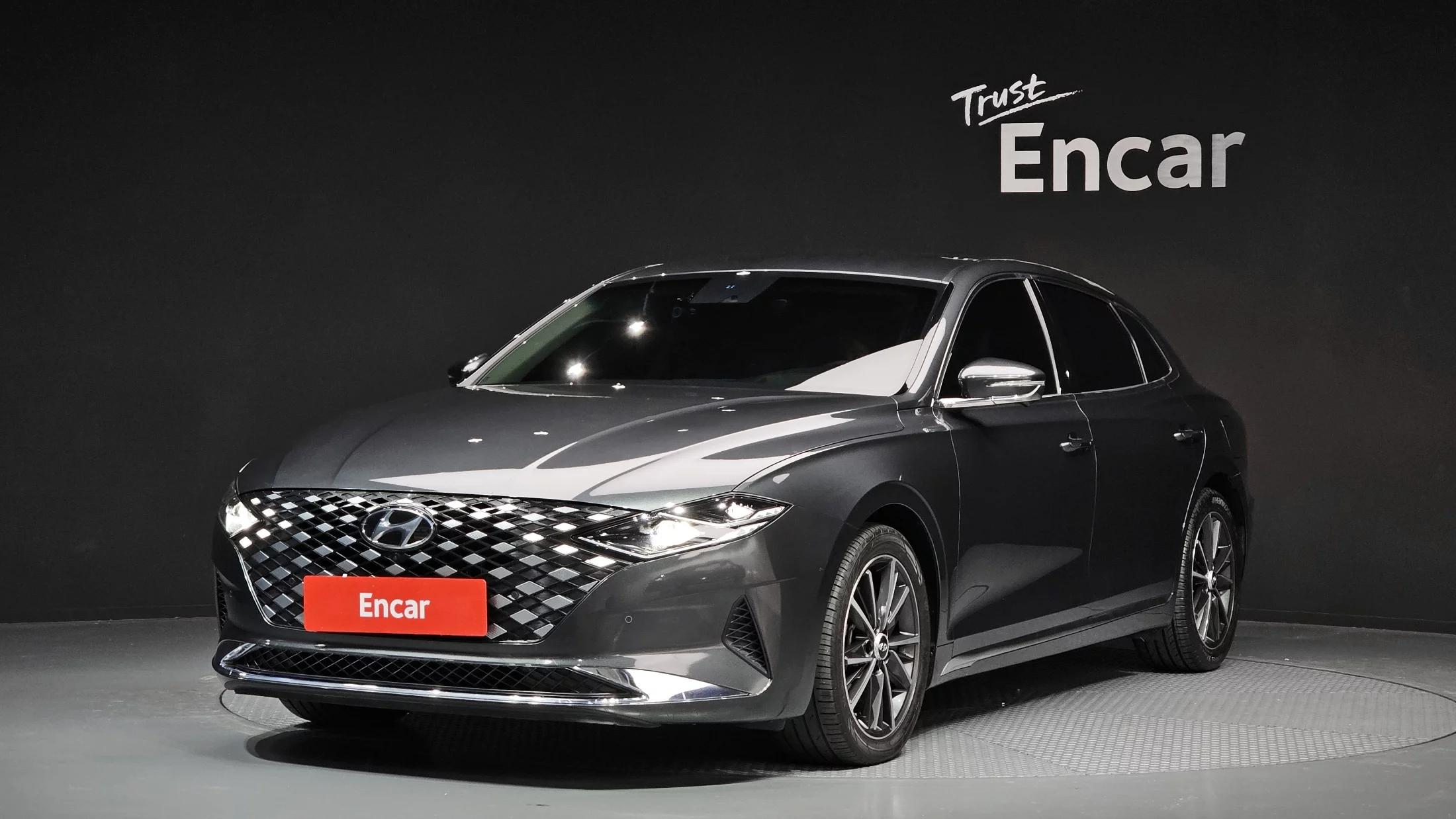 Hyundai Grandeur 2.5 Le Blanc