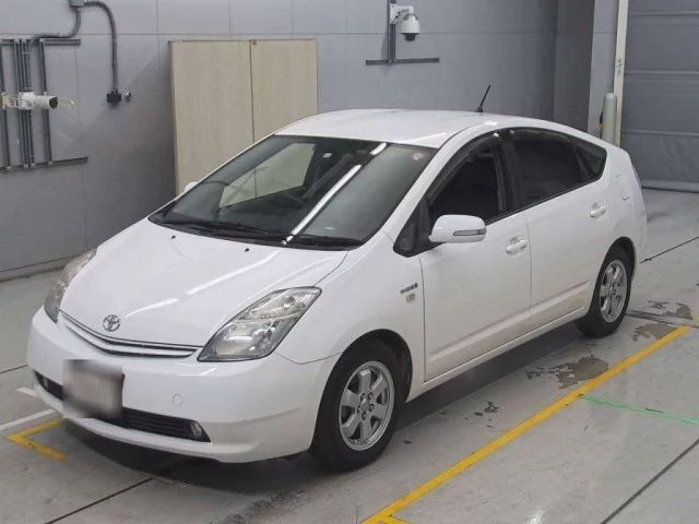 Toyota Prius III Рестайлинг (XW30)