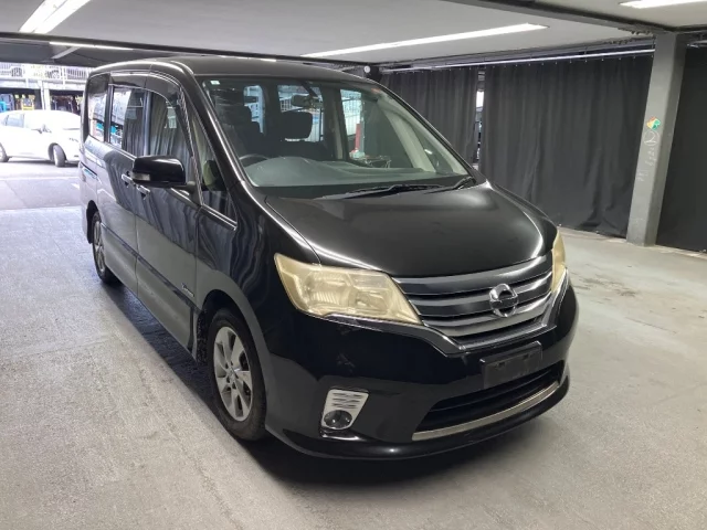 Nissan Serena Лот № 2013