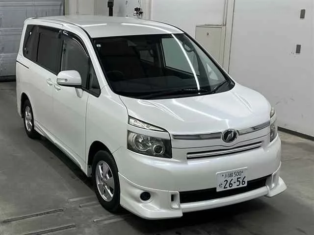 Toyota Voxy Лот № 10233 2009