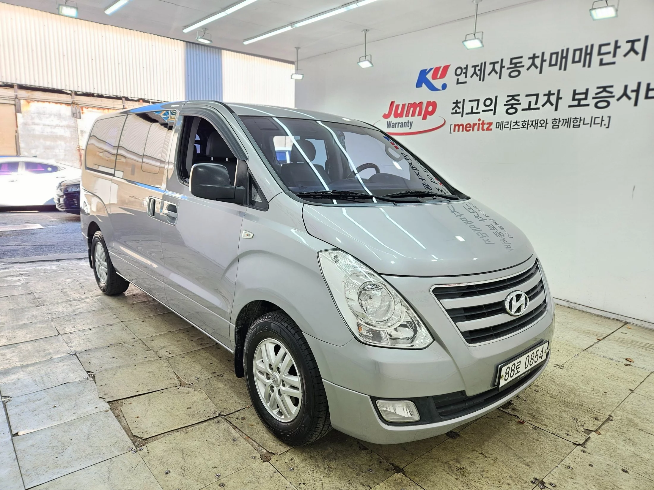 Hyundai Starex 5-Seater Van Smart 2017