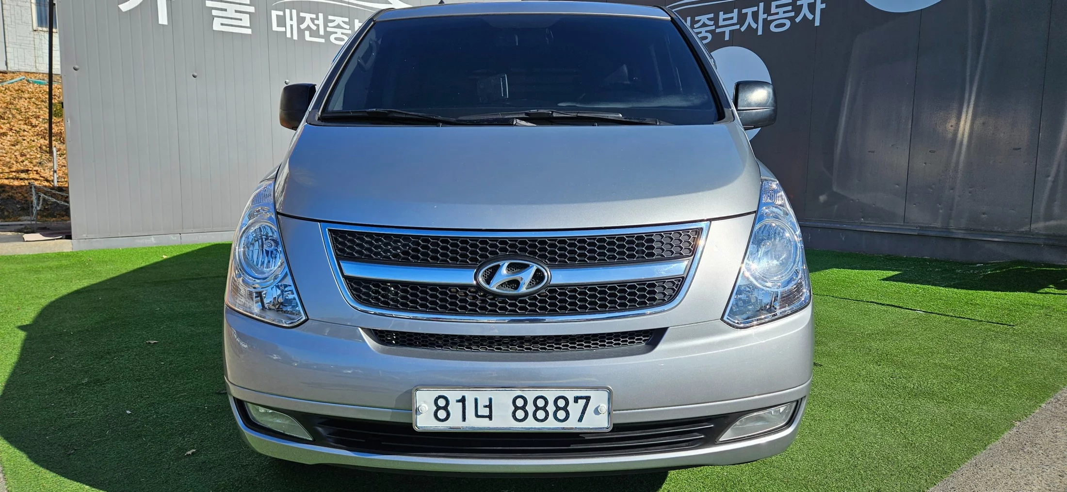 Hyundai Starex 5-Seater Van Cvx Premium 2012