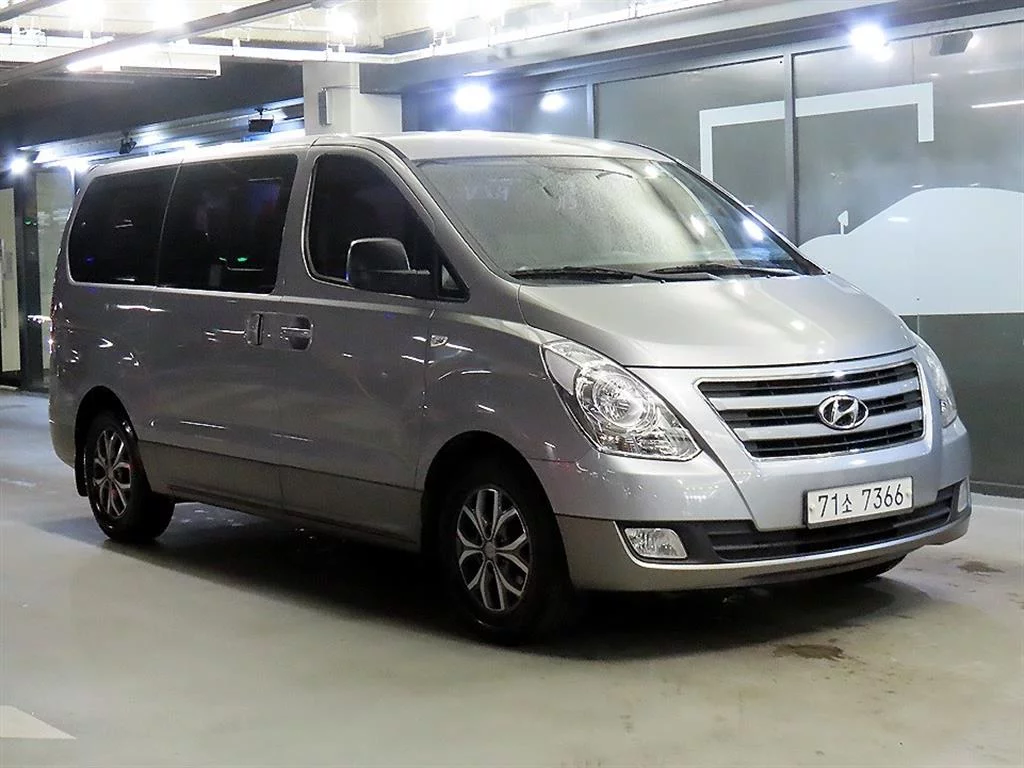 Hyundai Starex