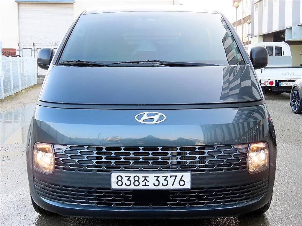 Hyundai Staria