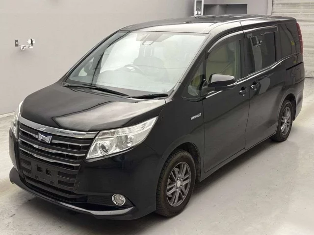 Toyota Noah Лот № 460 2016