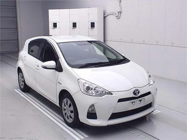Toyota Aqua Лот № 2014