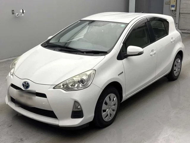 Toyota Aqua Лот № 428 2014