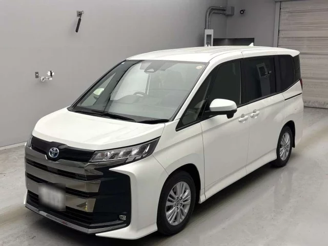 Toyota Noah Лот № 12647 2025