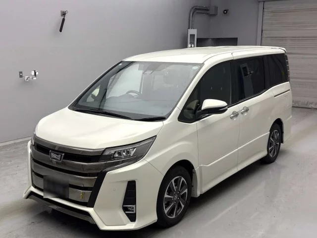 Toyota Noah Лот № 12591 2019