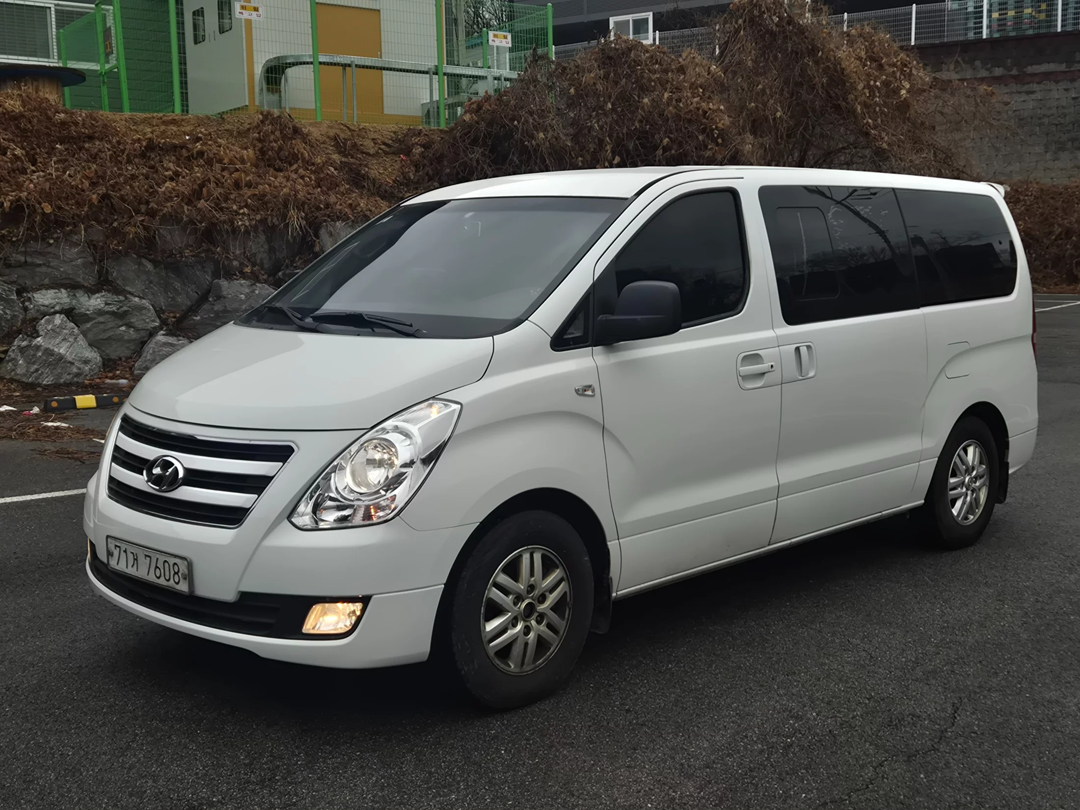 Hyundai Starex