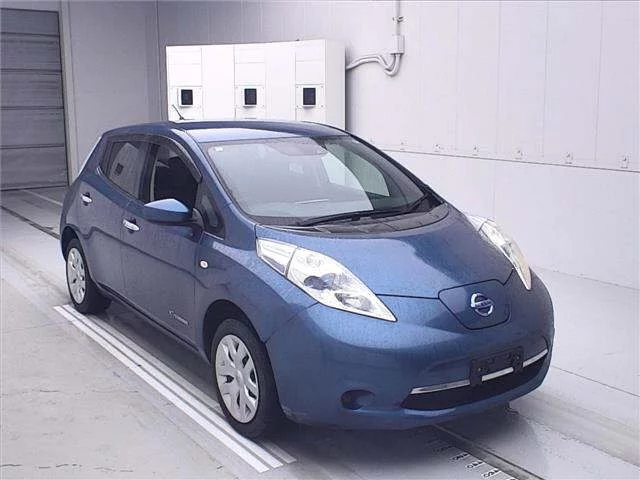 Nissan Leaf I (ZE0/AZE0)