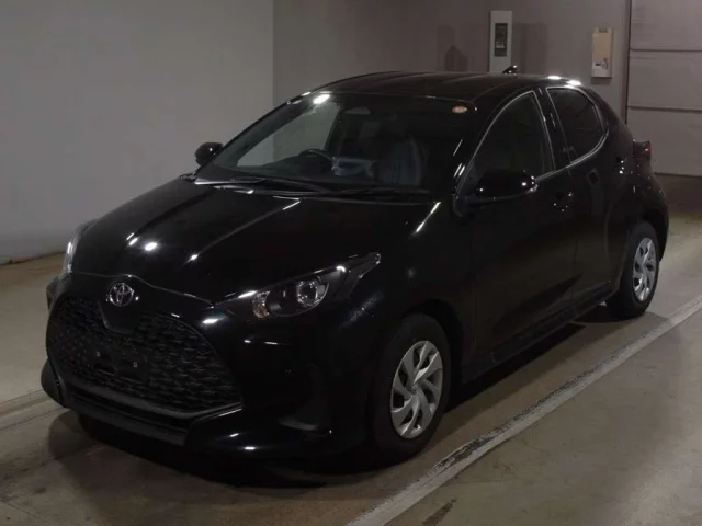 Toyota Yaris Лот № 242 2024