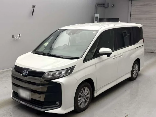 Toyota Noah Лот № 12481 2023