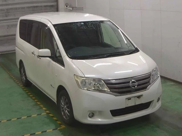 Nissan Serena Лот № 218 2012