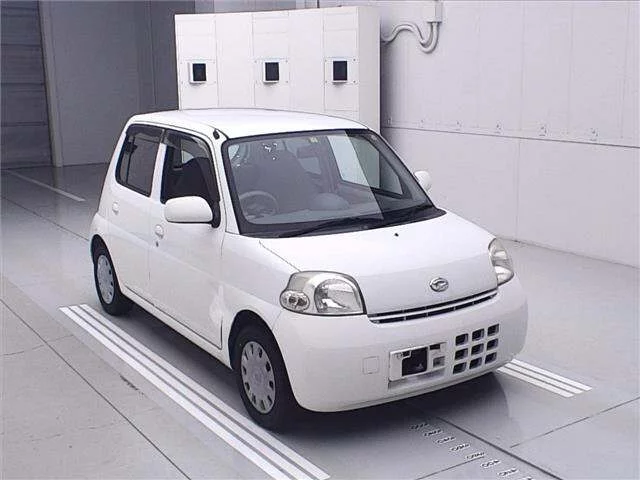 Daihatsu Esse