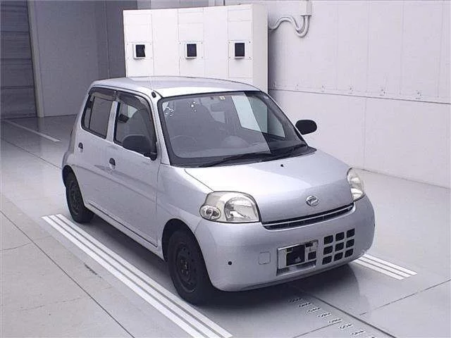 Daihatsu Esse