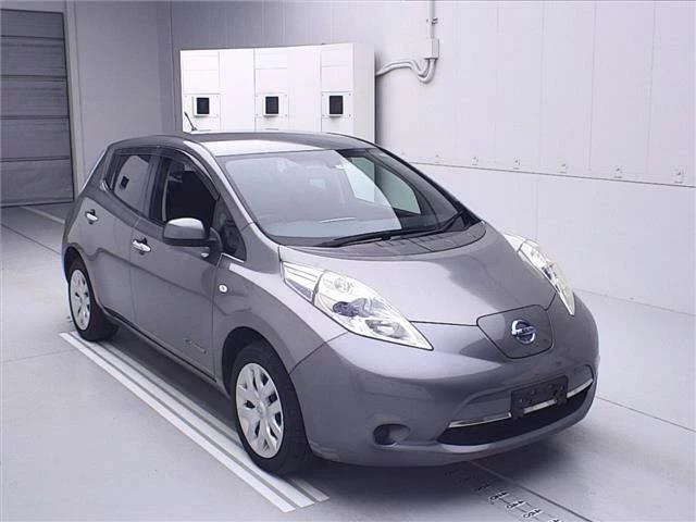 Nissan Leaf I (ZE0/AZE0)
