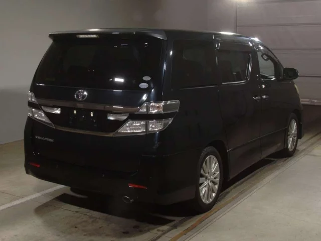 Toyota ISis I Рестайлинг