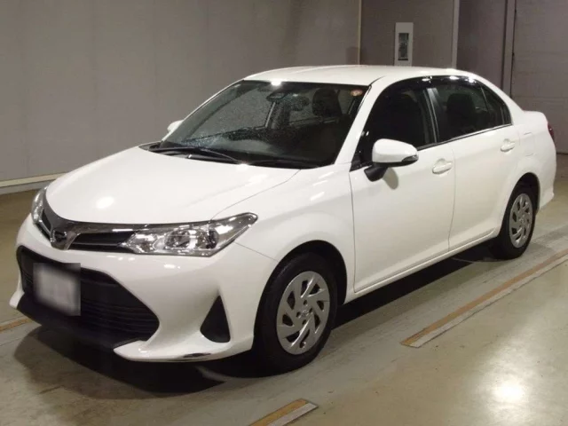 Toyota Corolla Axio Лот № 2020