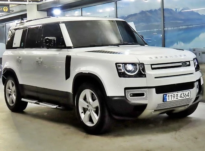 Land Rover Defender 2023