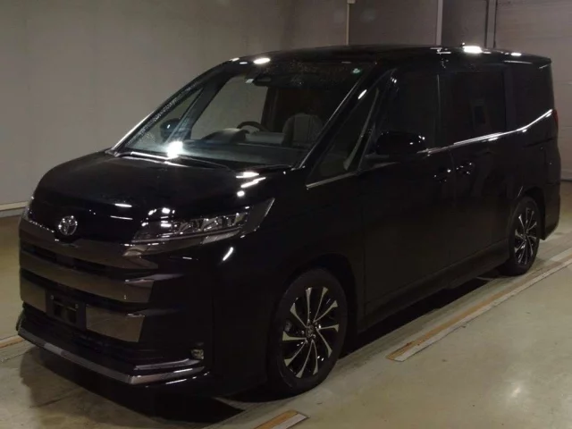 Toyota Noah Лот № 2022
