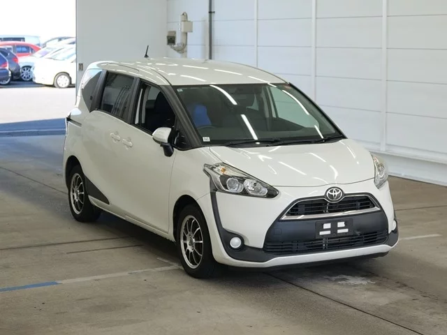 Toyota Sienta Лот № 2016
