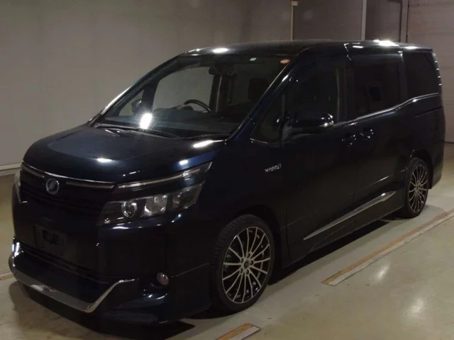 Toyota Voxy Лот № 50059 2014