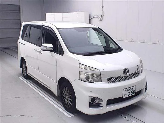 Toyota Voxy Лот № 70285 2012