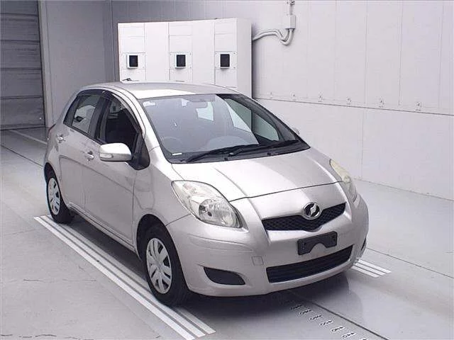Toyota Vitz II (XP90)