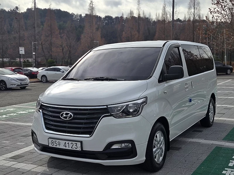 Hyundai Starex Van 3-Seater Smart 2018