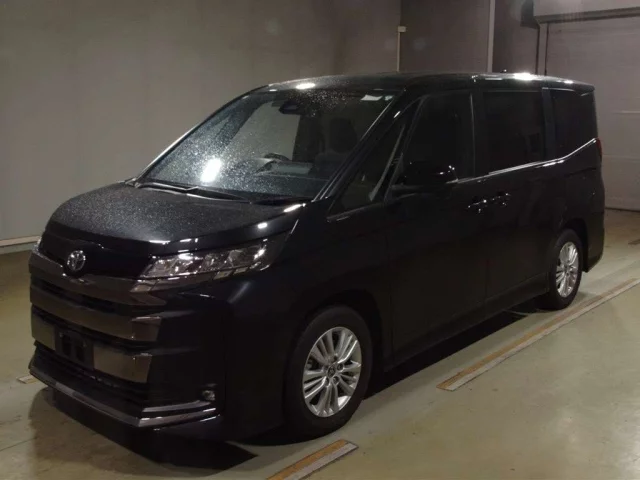Toyota Noah Лот № 2023