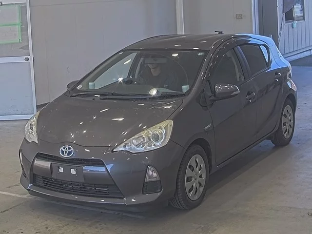 Toyota Aqua I