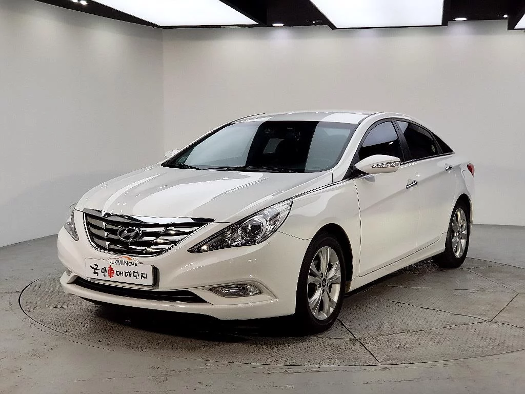 Hyundai Sonata Premier High-Deluxe 2010