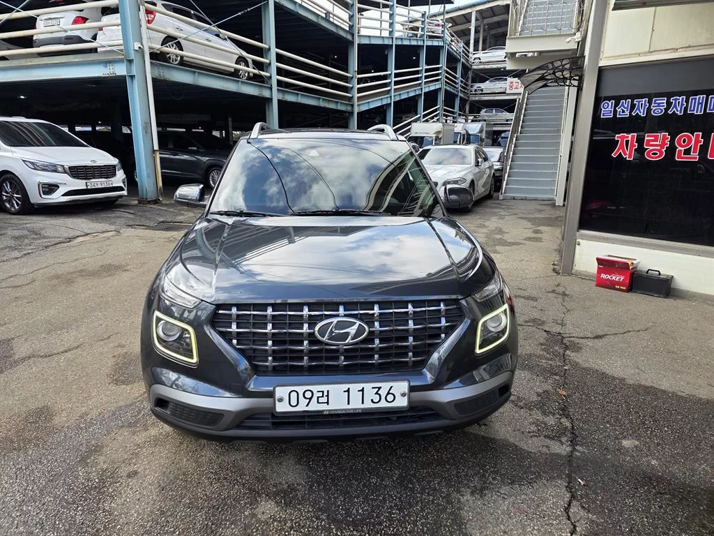 Hyundai Venue I