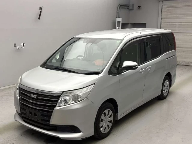 Toyota Noah Лот № 12222 2016