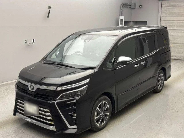 Toyota Voxy Лот № 12218 2019