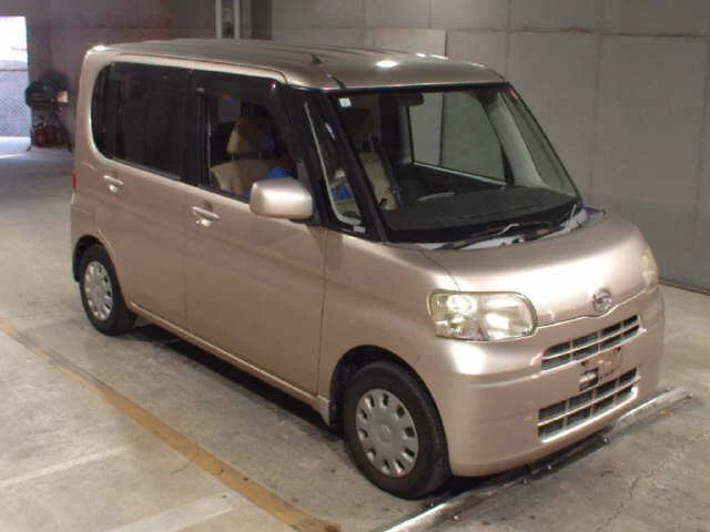 Daihatsu Tanto Лот № 2009