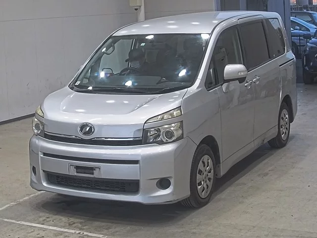Toyota Voxy II (R70)