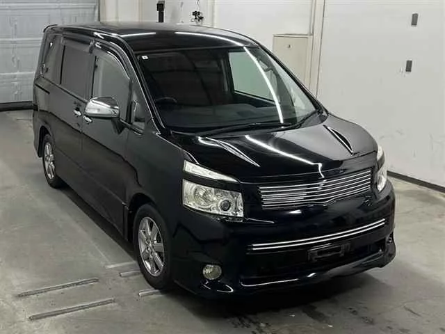 Toyota Voxy Лот № 70018 2009