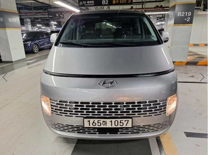 Hyundai Staria