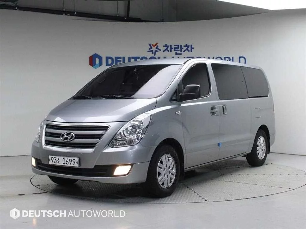 Hyundai Starex 5-Seater Van Smart 2017