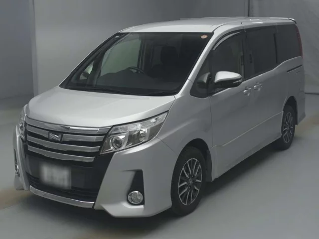 Toyota Noah Лот № 72072 2014