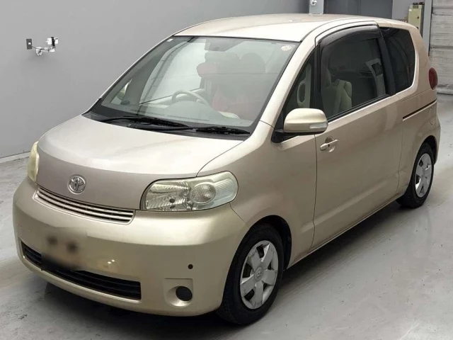 Toyota Porte I