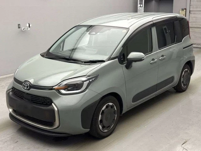 Toyota Sienta Лот № 12044 2023