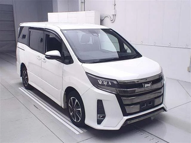 Toyota Noah Лот № 2018