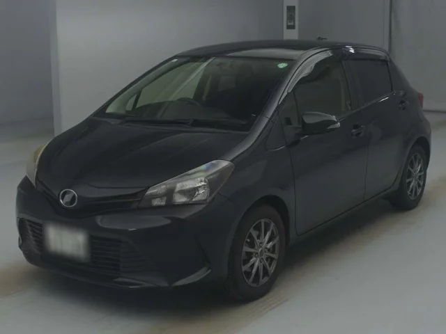 Toyota Vitz Лот № 73031 2015